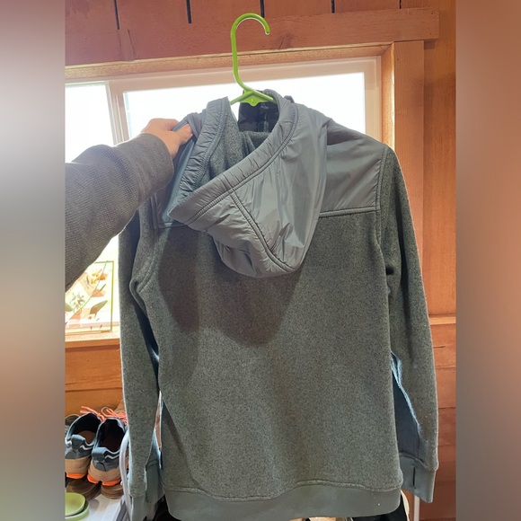 Women’s 686 zip up sweatshirt - Picture 2 of 4